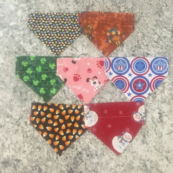 NWOT small reversable dog bandanas - Picture 2 of 3